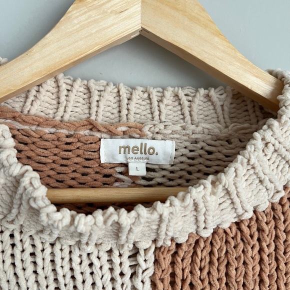 Mello NWOT Colorblock Beige Sweater - Picture 8 of 9